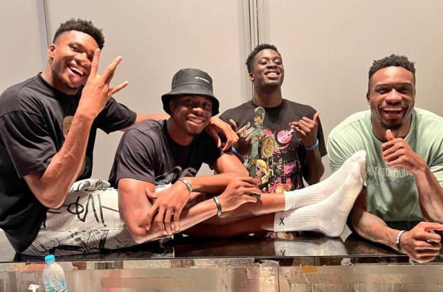 1660309598585085210.jpg 字母.jpg